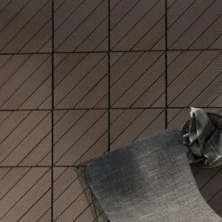 WPC-Terrassenfliese | Classic | Dunkelbraun | 30 X 30 Cm 20 WPC-Terrassenfliese | Classic | Dunkelbraun | 30 X 30 Cm -Floordirekt 27160 ZY T 003A WPC Solid DIY Tile 07 1600x1600 d4066299 3142 427f b719 5bba9ae638ef