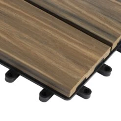 WPC-Terrassenfliese | Mix Teak | 30 X 30 Cm 16 WPC-Terrassenfliese | Mix Teak | 30 X 30 Cm -Floordirekt 27359 ZY T 001E WPC Tile with embossed wood grain 04 1600x1600 c6c24929 14e4 42a6 8425 3903f3f0bb1a
