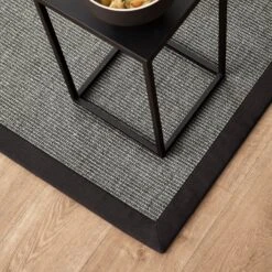 Sisal-Teppich Amazonas | Mit Breiter Bordüre | Für Alle Wohnbereiche 29 Sisal-Teppich Amazonas | Mit Breiter Bordüre | Für Alle Wohnbereiche -Floordirekt 28324 Sisal Teppich Amazonas Grau APPL 1600 03 1600x1600 e7f31233 2282 4ce1 b5b4 0c53b5627d44