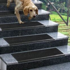 Gummi-Stufenmatten Für Außen | Santiago | Antirutschmatte 13 Gummi-Stufenmatten Für Außen | Santiago | Antirutschmatte -Floordirekt Gummirost Stufenmatte Santiago Garten