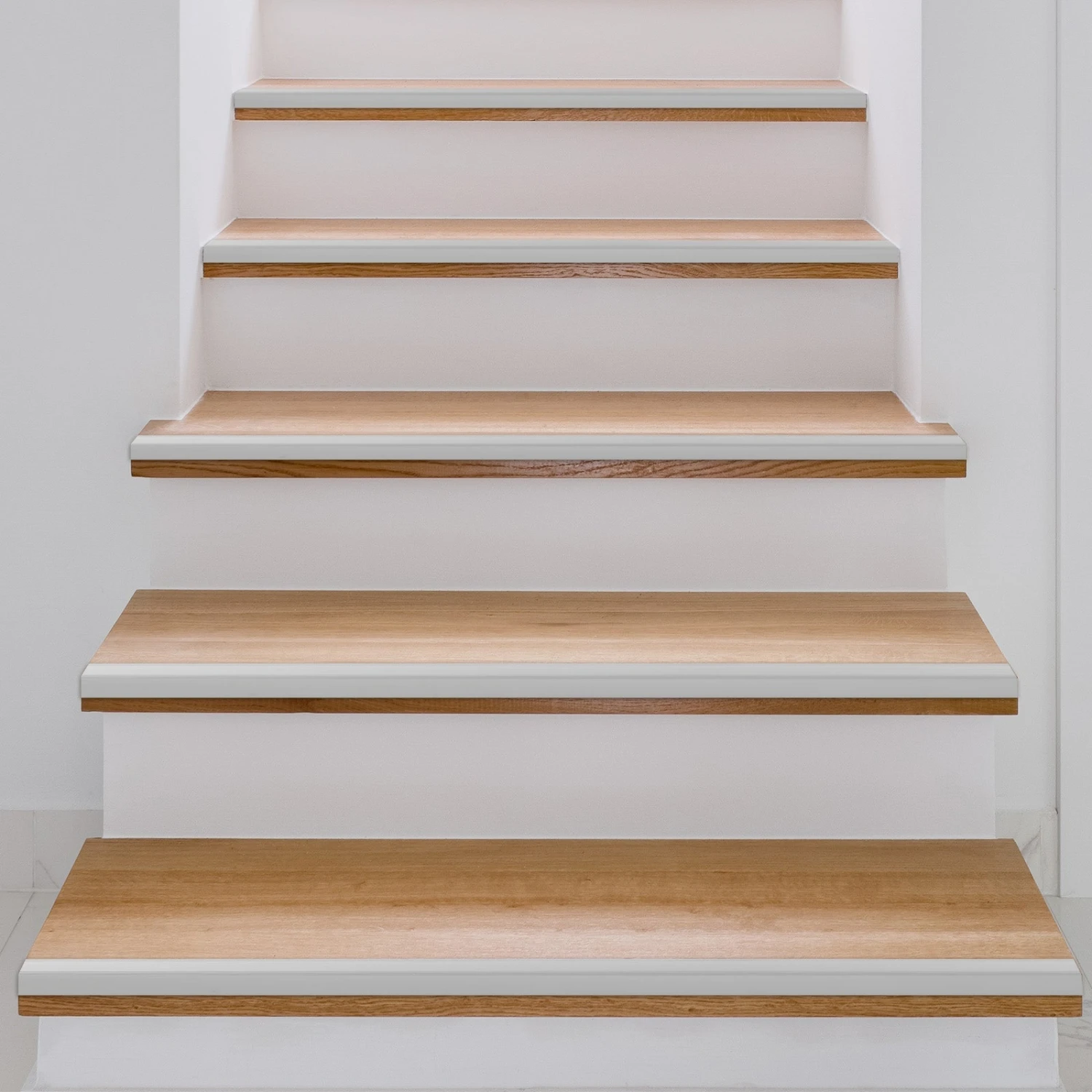 Stufenkantenprofil Integral | Form: L | Selbstklebend 19 Stufenkantenprofil Integral | Form: L | Selbstklebend – Bild 17