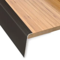 Stufenkantenprofil Safety | F-Form | In Verschiedenen Längen 40 Stufenkantenprofil Safety | F-Form | In Verschiedenen Längen -Floordirekt Stufenkantenprofil Safety bonzedunkel 04