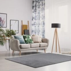 Velours-Teppich Auf Maß | Sundae | Flauschiger Wohnteppich 28 Velours-Teppich Auf Maß | Sundae | Flauschiger Wohnteppich -Floordirekt Sundae anthrazit 01