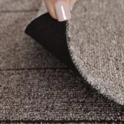 Teppichfliesen Baden | Selbstliegend | 50 X 50 Cm 38 Teppichfliesen Baden | Selbstliegend | 50 X 50 Cm -Floordirekt Teppichfliese Baden B2 Details 1 2