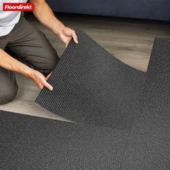 Teppichfliesen | Bern | 50 X 50 Cm | Selbstliegend Mit Streifendesign | In Anthrazit, Grau & Beige Für Gewerbe Und Privathaushalte 28 Teppichfliesen | Bern | 50 X 50 Cm | Selbstliegend Mit Streifendesign | In Anthrazit, Grau & Beige Für Gewerbe Und Privathaushalte -Floordirekt TeppichflieseBern 7