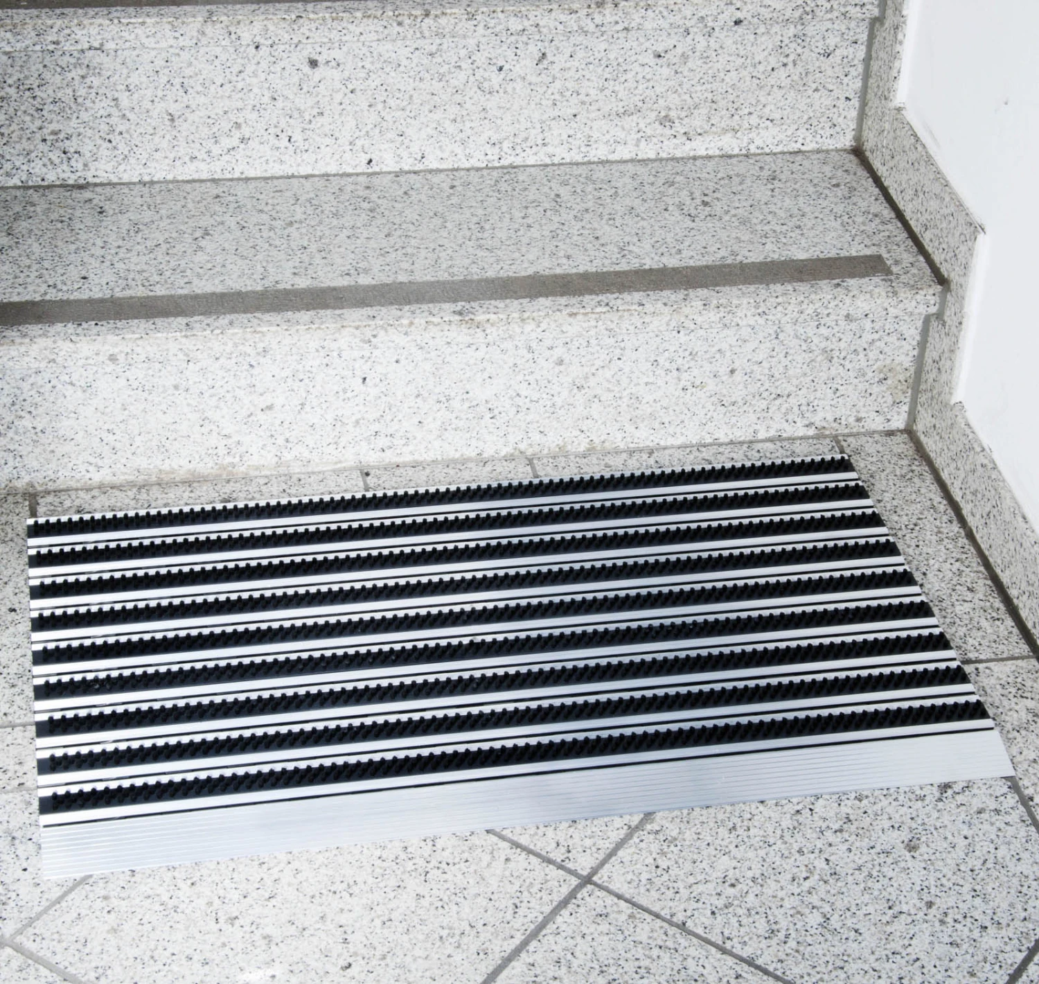 Alu-Türmatte | Profi Brush Slim | Extra Flach | Mit Bürsten 7 Alu-Türmatte | Profi Brush Slim | Extra Flach | Mit Bürsten – Bild 5