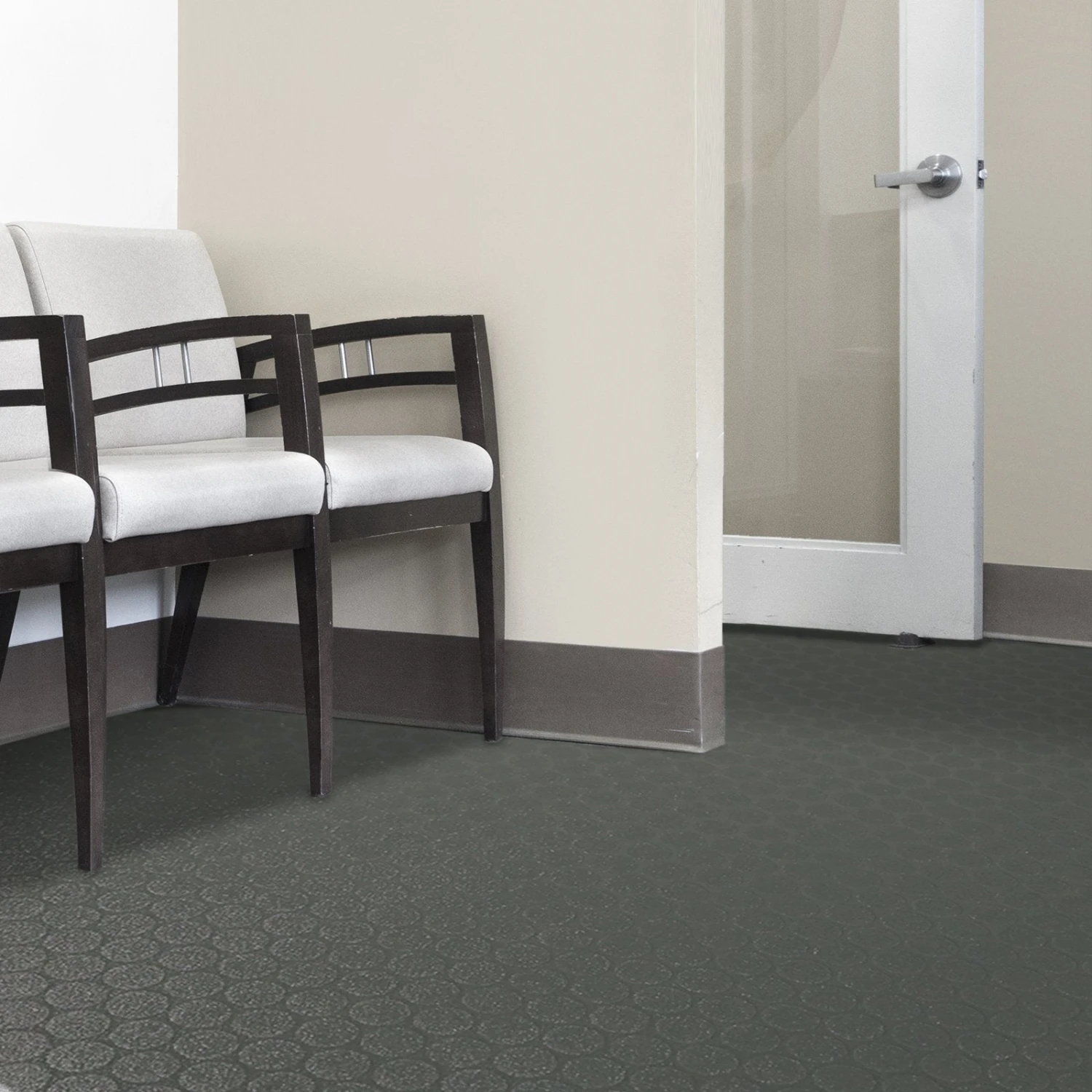 CV-Belag Fairplay | Zuschnitt | Kreise | Anthrazit | Extra Abriebsfester PVC Bodenbelag 9 CV-Belag Fairplay | Zuschnitt | Kreise | Anthrazit | Extra Abriebsfester PVC Bodenbelag – Bild 7