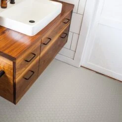 CV-Belag Fairplay | Kreise | Hellgrau | Extra Abriebsfester PVC Bodenbelag -Floordirekt cv belag fairplay zuschnitt kreise hellgrau verschiedene breiten 236455