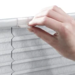 Faltrollo | Magic Mini | Länge: 100 Cm | Ohne Bohren | Für Alle Wohnbereiche 32 Faltrollo | Magic Mini | Länge: 100 Cm | Ohne Bohren | Für Alle Wohnbereiche -Floordirekt plissee grau detail 3 neu 9cec7baa 4ebb 4689 8789 29d4ed495f8f