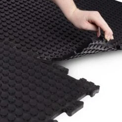 Puzzle-Stallmatte Aus Gummi Buffalo | Stallboden | Wasserbeständige Bodenmatte | Mit Beidseitiger Noppenfläche | 100 X 100 Cm 14 Puzzle-Stallmatte Aus Gummi Buffalo | Stallboden | Wasserbeständige Bodenmatte | Mit Beidseitiger Noppenfläche | 100 X 100 Cm -Floordirekt stallmatte gummi fd 28741 4